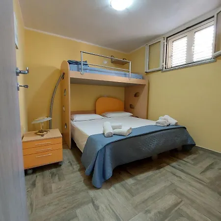 Casa Tra Mare E Oliveti 別荘 カプリオーリ